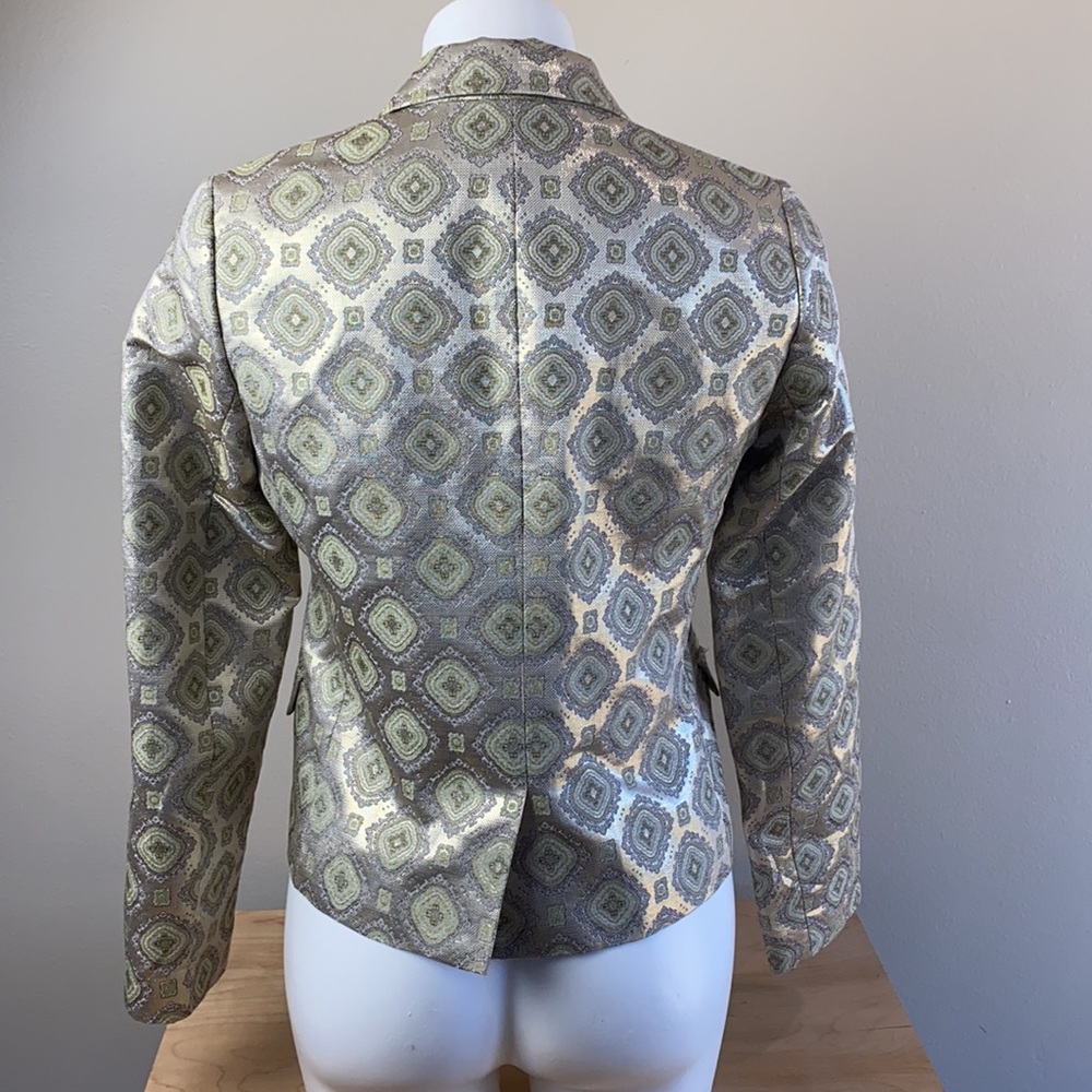 Women’s Patterned Jacquard Blazer - Green Metallic - Picture 10 of 16